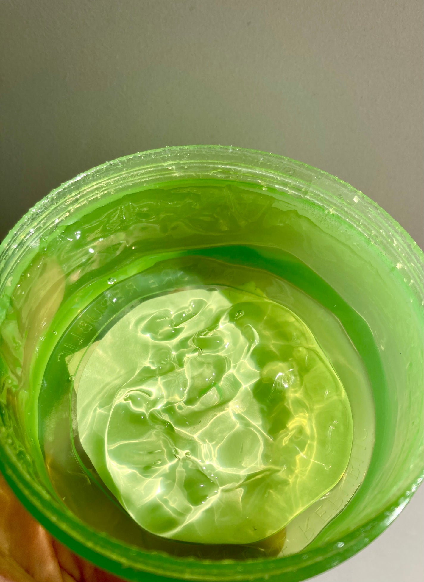 マイルド&モイスチャーアロエジェル/ネイチャーリパブリック/ボディローションを使ったクチコミ(2枚目)