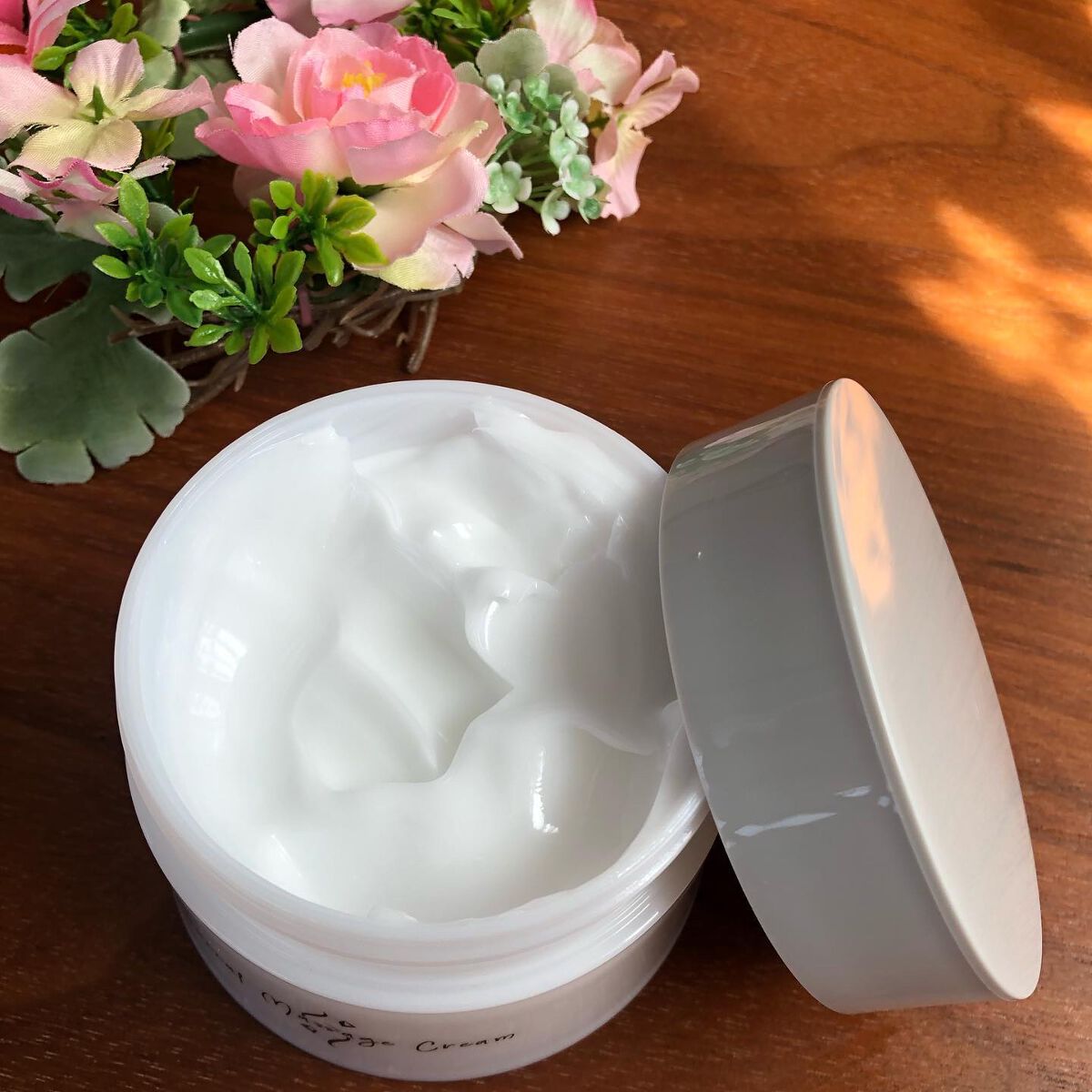 riko on LIPS 「PR@lalume_official朝晩習慣化している顔のリン..」(2枚目)