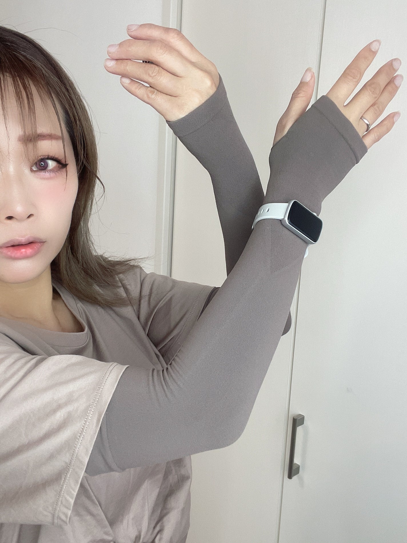 ちゃんまぃ on LIPS 「いつも、アームカバーって、黒が定番なんだけど、カラー展開が可愛..」(1枚目)