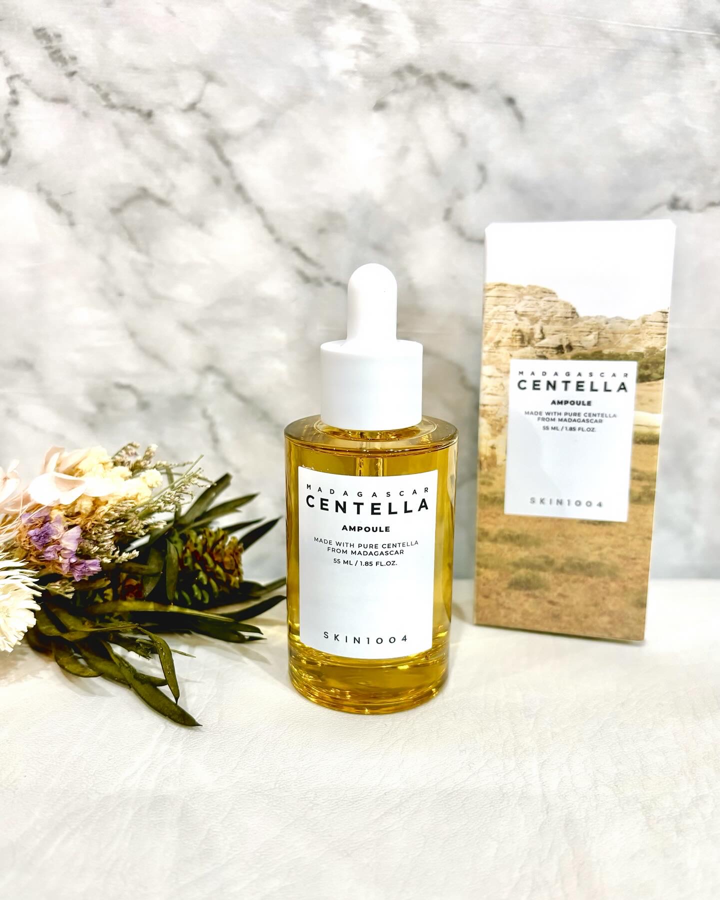 ベース美容液〈ブースター〉としても最適💓
⁡
揺らぎがちな肌を素早く引き締める✨
マダガスカル産ツボクサエキス*¹100％配合の
鎮静*²アンプルをメイクの前に使用中だよ😉💕

⁡
⁡
【SKIN1004 マダガスカル センテラアンプ