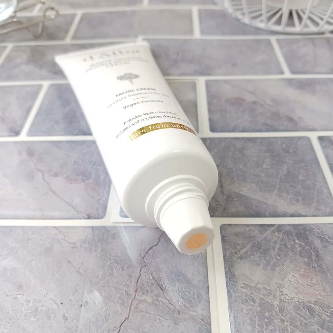 ダルバ ホワイトトリュフダブルモイスチャークリームのクチコミ「大人気のダルバの「ホワイトトリュフダブルモイスチャークリーム」は、イタリア産ホワイトトリュフ*.....」（2枚目）