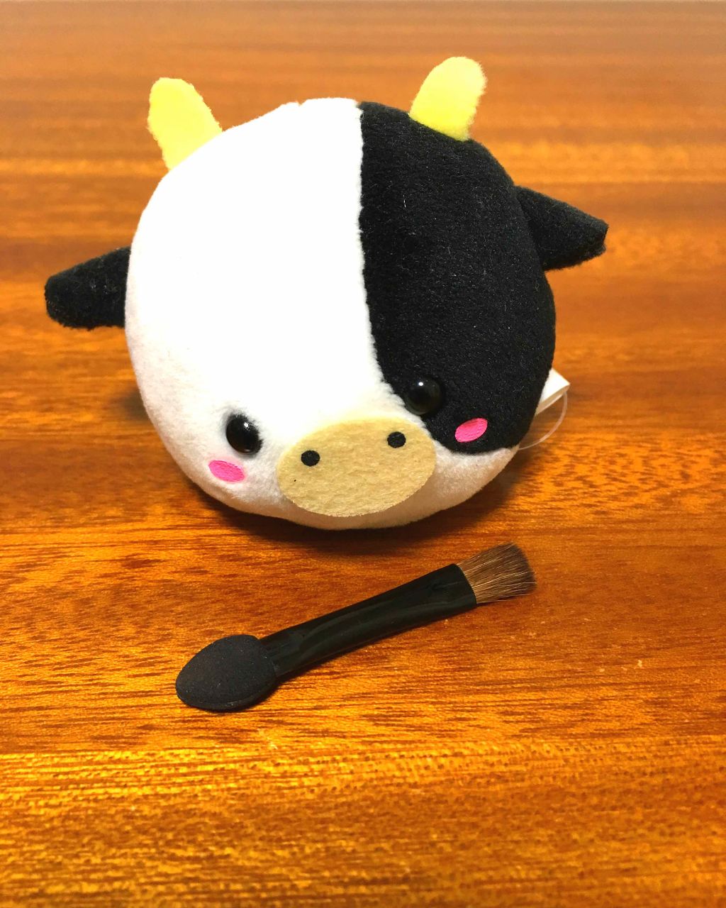 春姫ブラシ付きアイシャドウチップ/DAISO/メイクブラシを使ったクチコミ（1枚目）