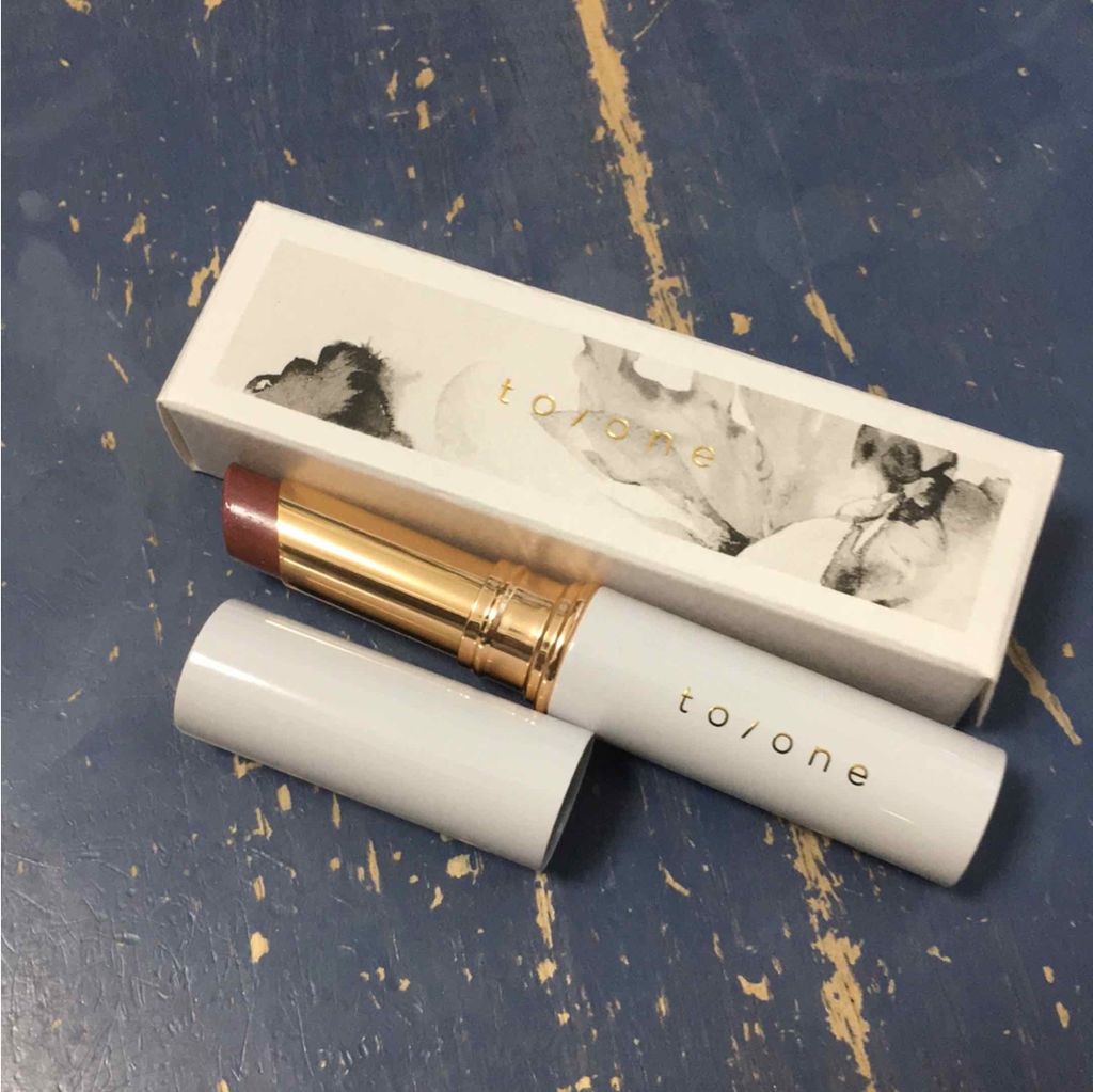 トーン ペタル エッセンス リップ/to/one/口紅を使ったクチコミ（2枚目）