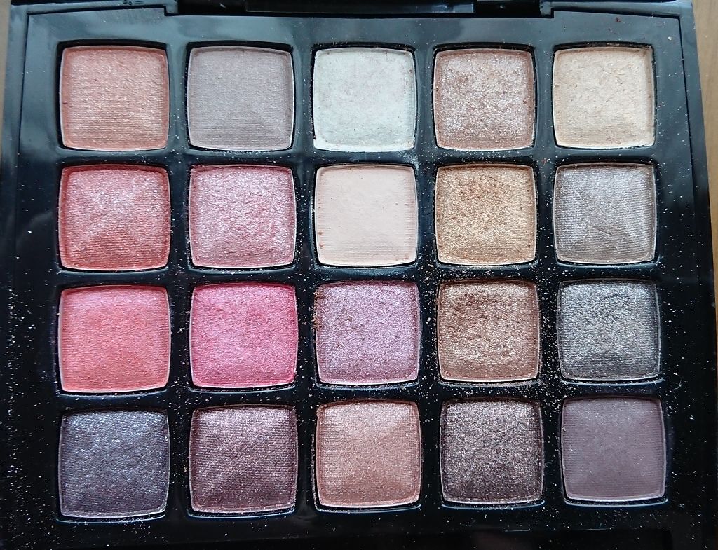 トゥエンティカラーズ/ディアローラ/アイシャドウパレットを使ったクチコミ(2枚目)