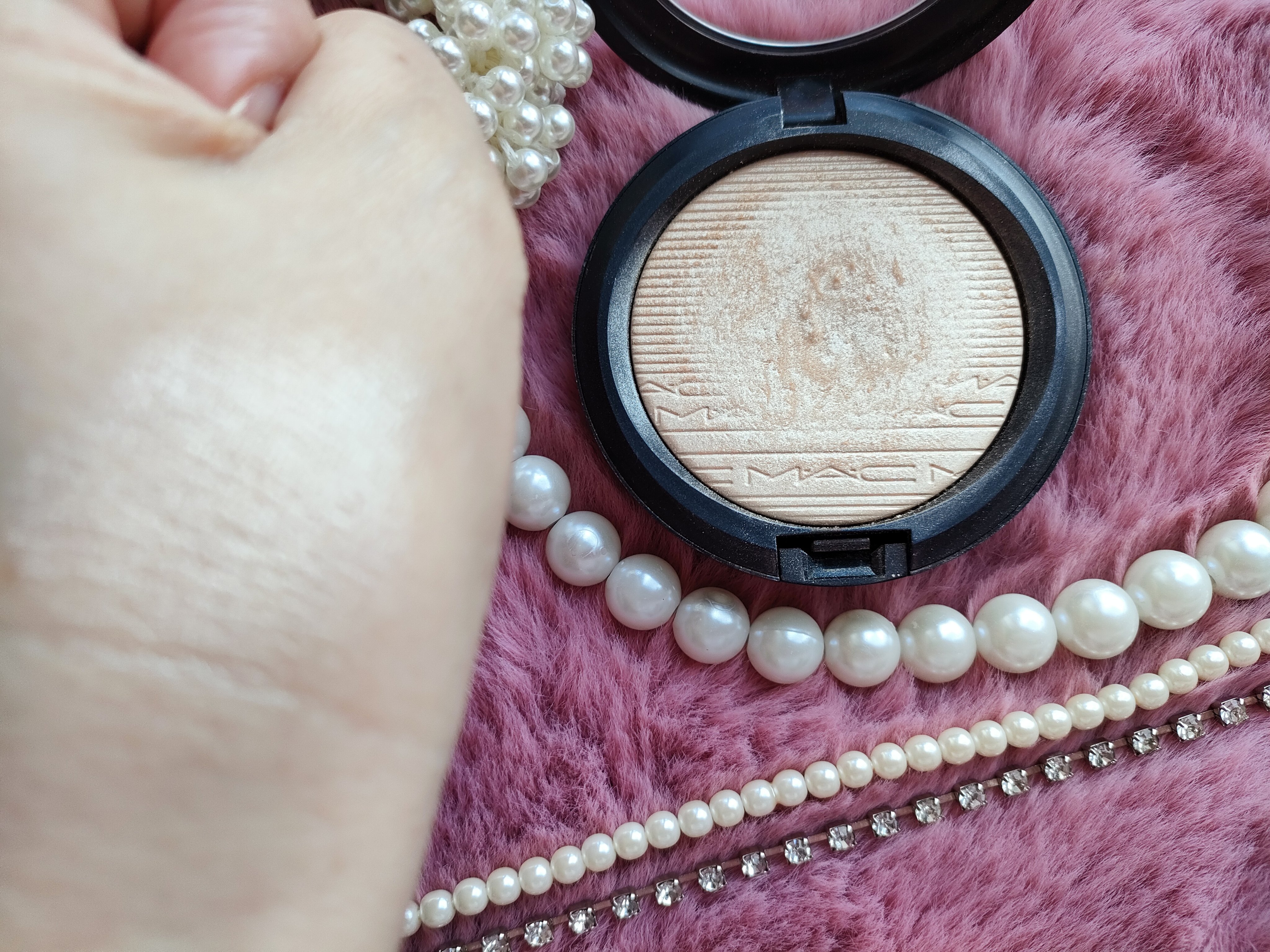 エクストラ ディメンション スキンフィニッシュ ダブル グリーム/M・A・C/プレストパウダーを使ったクチコミ（2枚目）