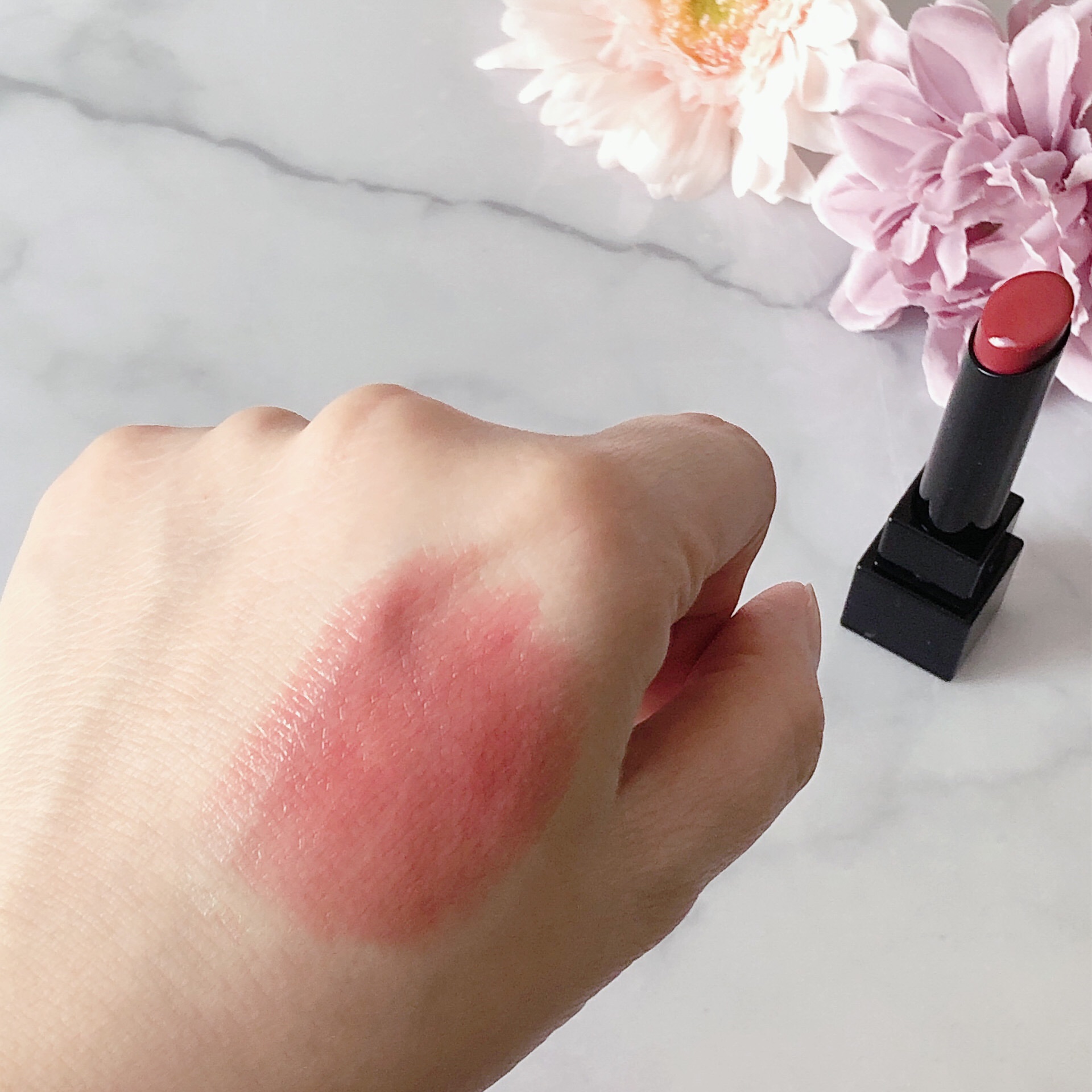 ケイト リップモンスター 107 紅折り紙の願い(限定色)/KATE/口紅を使ったクチコミ（3枚目）