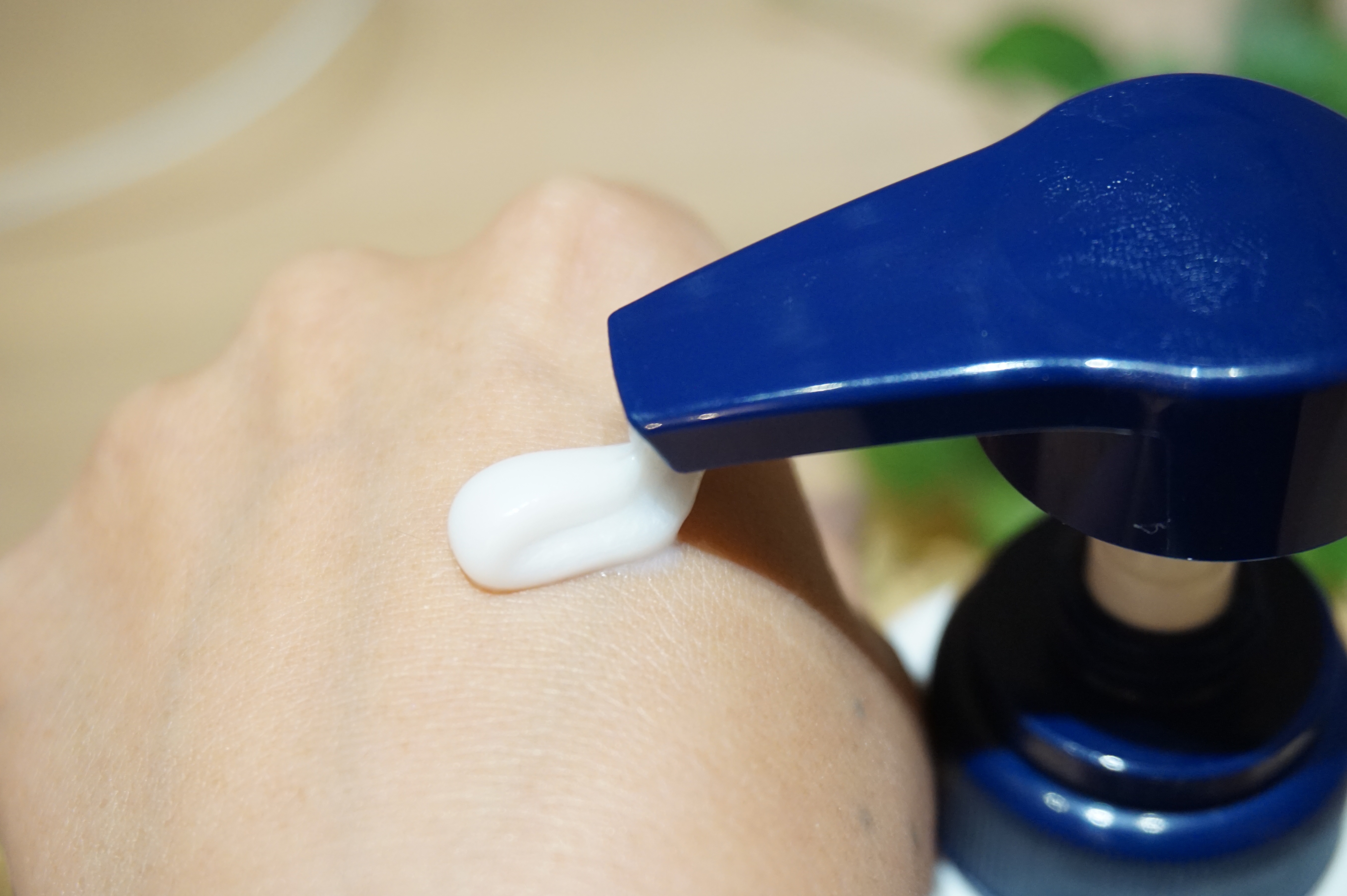 メディケイティッド センシティブケア ボディローション 美肌ケア【医薬部外品】/ヴァセリン/ボディローションを使ったクチコミ（2枚目）