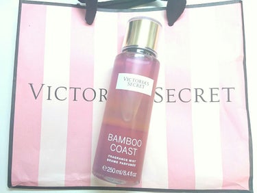 ハワイのお土産🌺🌴
👯VICTORIA'S SECRET フレグランスミスト👯


ハワイに行ったら絶対に行きたいと思っていたお店でフレグランスを買ってもらいました💕お兄さんが日本語で丁寧に接客してくれ