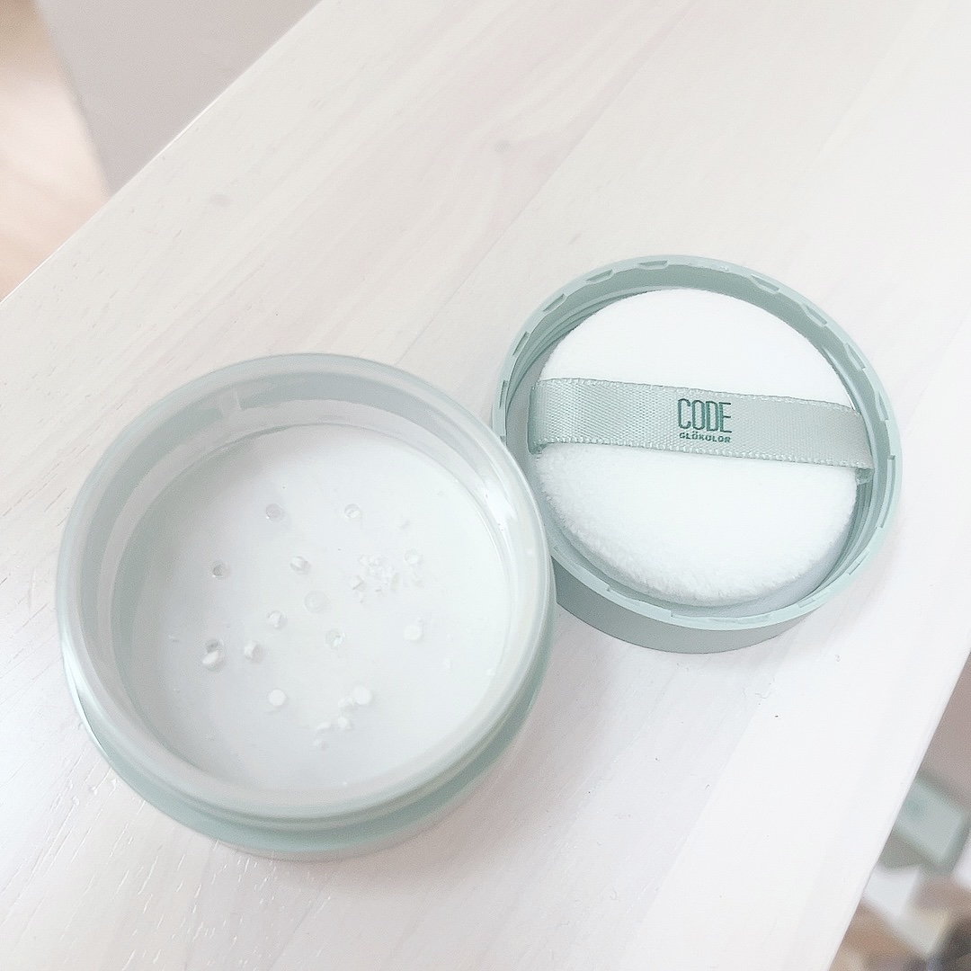 オイルカットパウダー/CODE GLO KOLOR/プレストパウダーを使ったクチコミ（2枚目）