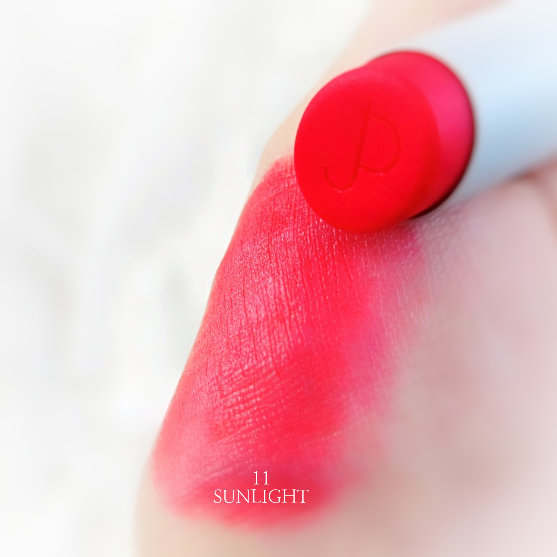 ゼロマットリップスティック 11 サンライト/rom&nd/口紅を使ったクチコミ（2枚目）