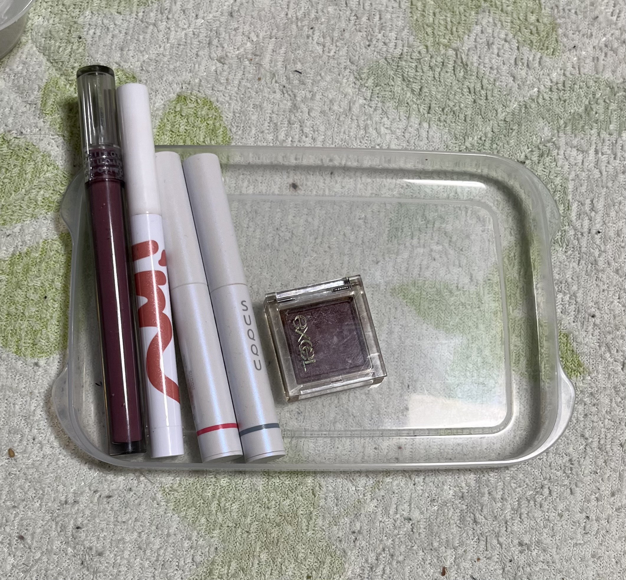 フロスティ シャドウ スティック 102 華絹 - HANAGINU/SUQQU/スティックアイシャドウを使ったクチコミ（1枚目）