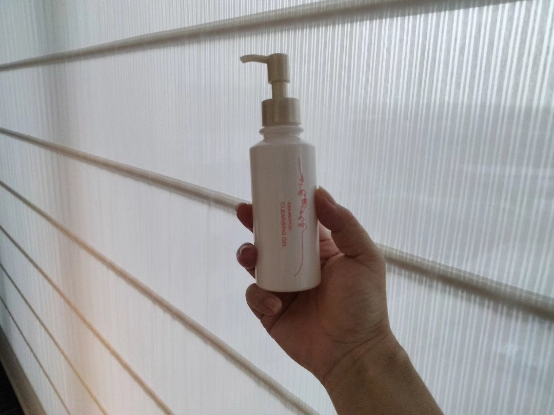 mcgroupakiko on LIPS 「プールにジムにと旅行中でも顔を洗うことが増える夏は肌にやさしい..」(3枚目)