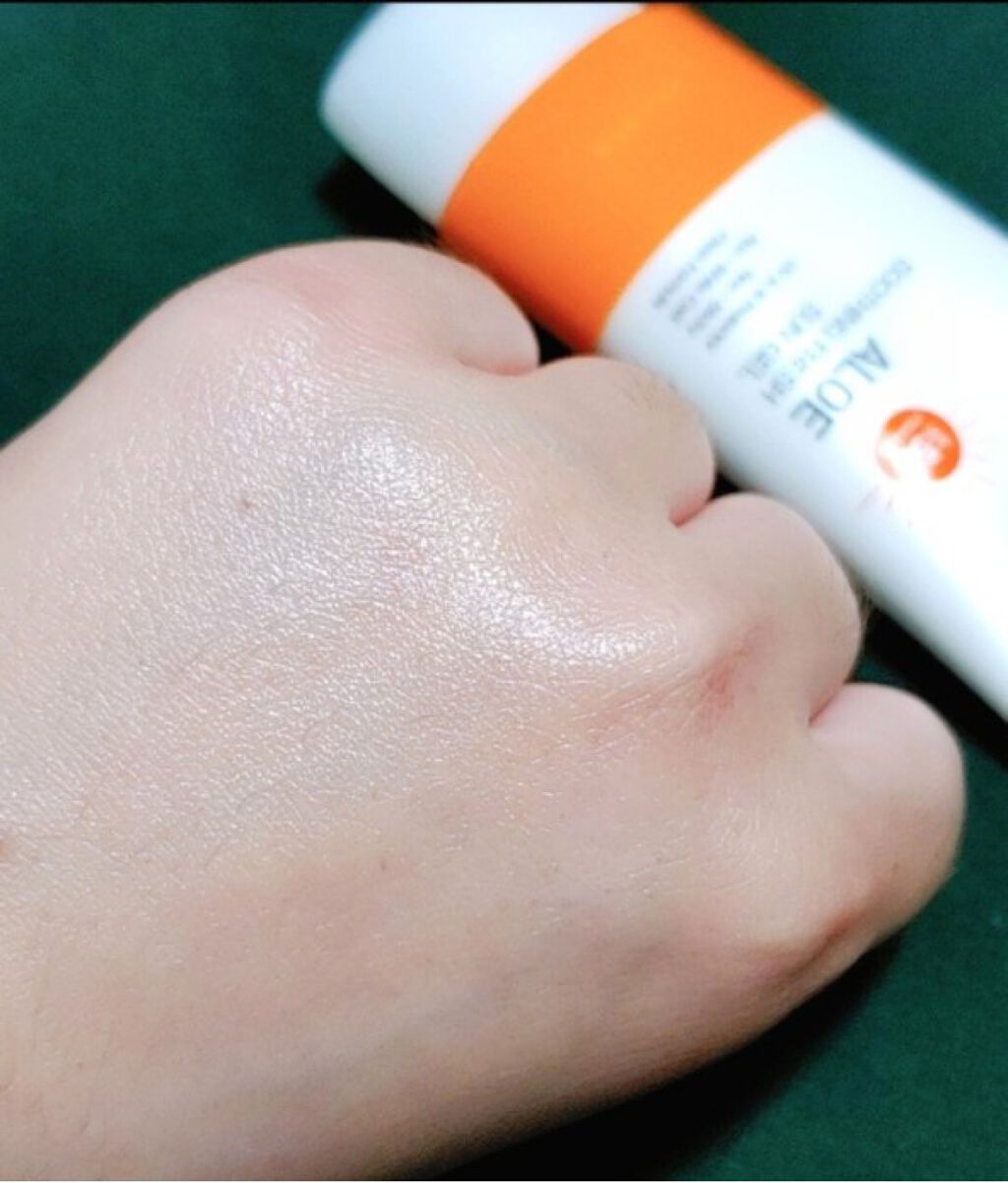 ALOE SHOOTHING FRESH SUN GEL/VEGAN TOLOGY/日焼け止めジェルを使ったクチコミ（3枚目）