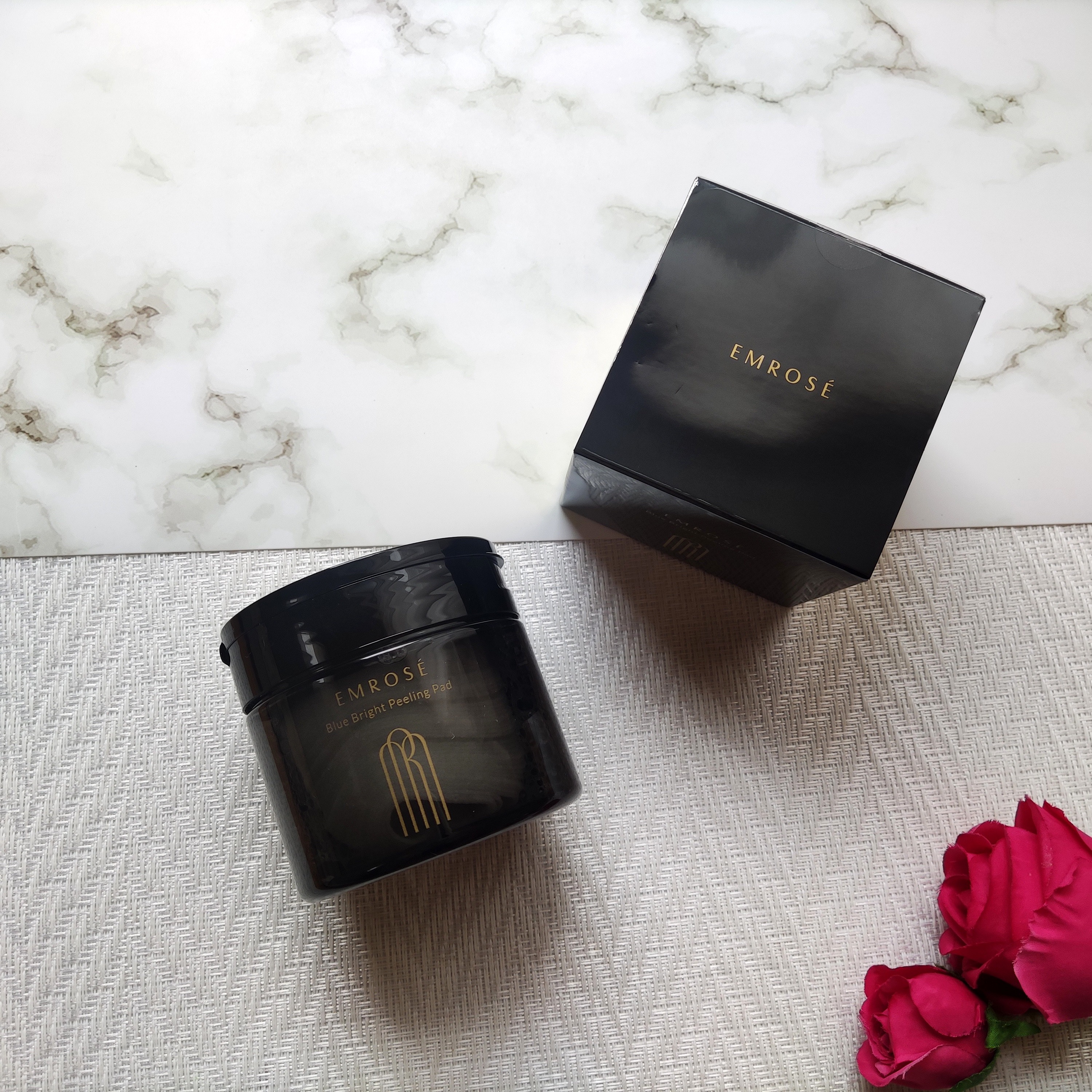 ブルーブライトピーリングパッド/EMROSÉ/トナーパッドを使ったクチコミ（2枚目）
