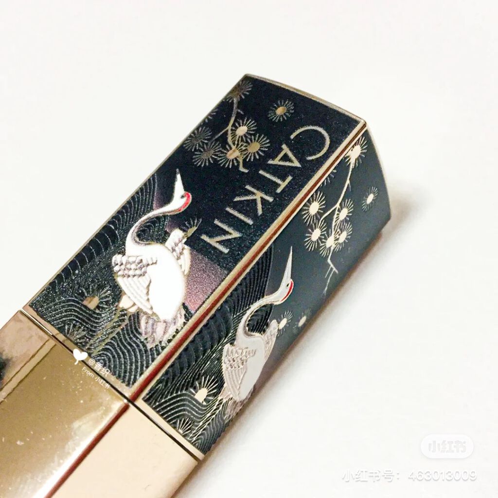 CATKIN 卡婷 长相思 轻羽唇釉のクチコミ「卡婷 长相思 轻羽唇釉 ✨
口脂点染唇施芳泽💓💄🇨🇳

C06 樱珠 冷调樱桃红🍒
带有神秘感.....」（3枚目）