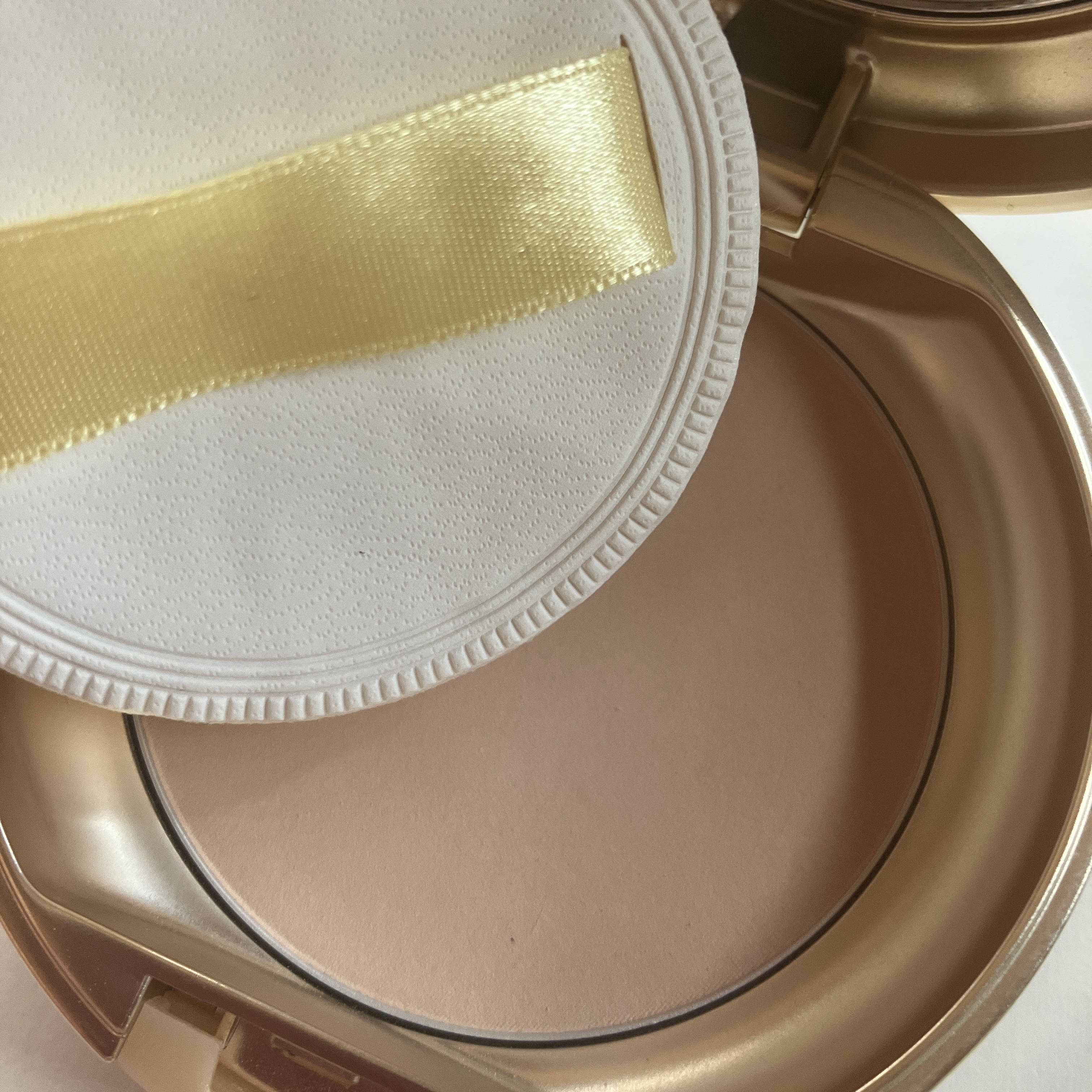 試してみた】プレスト フェイス パウダー ケース PAUL & JOE BEAUTEの