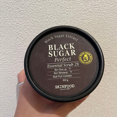 ブラックシュガー パーフェクト エッセンシャル スクラブ2X/SKINFOOD/洗い流すパック・マスクを使ったクチコミ（1枚目）