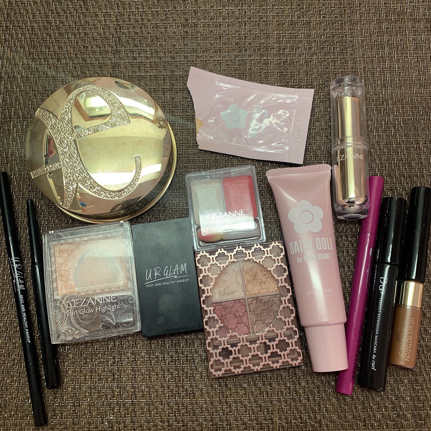 ラスティンググロスリップ/CEZANNE/口紅を使ったクチコミ(4枚目)