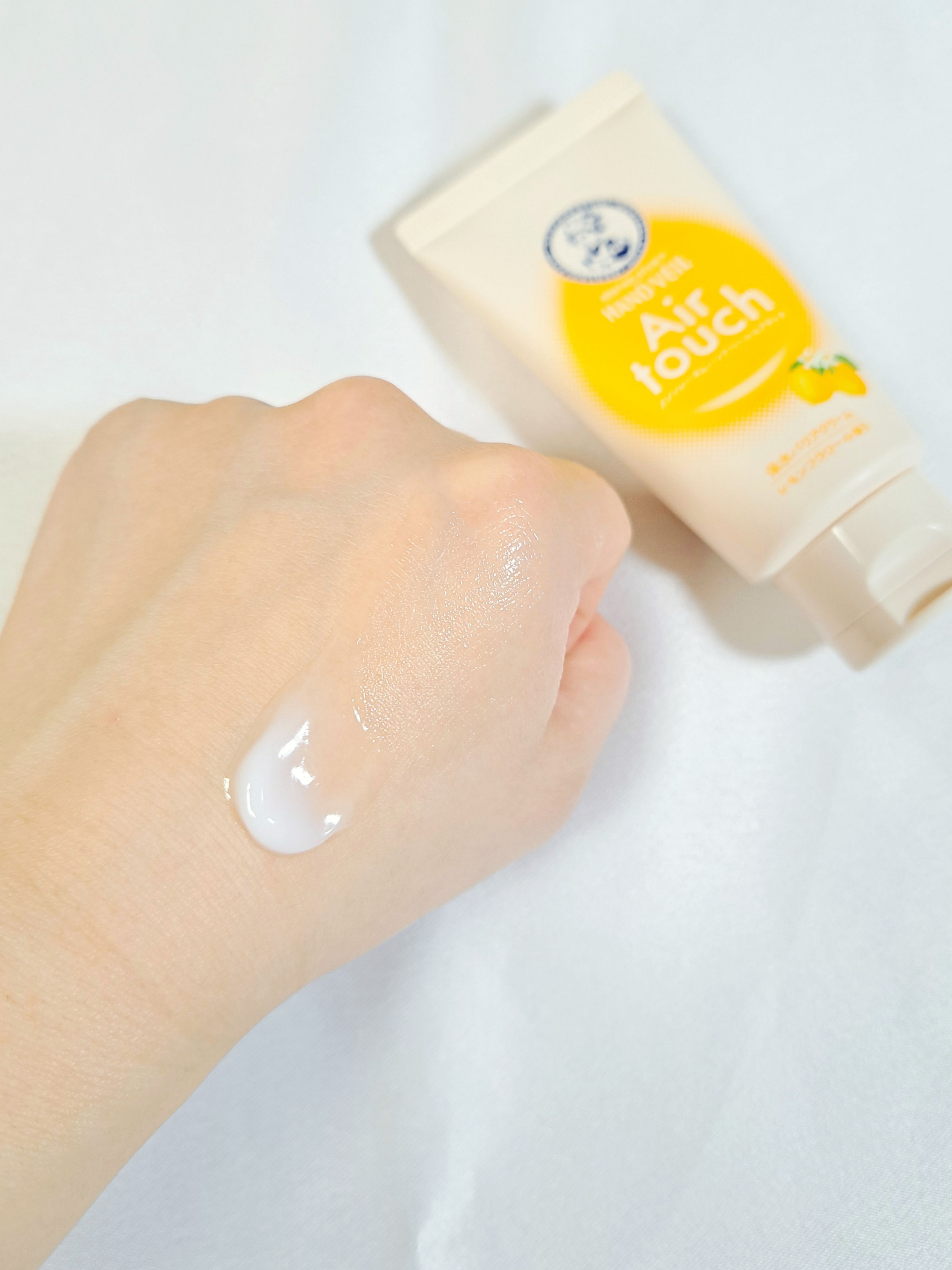ハンドベールエアタッチ レモンフラワーの香り/メンソレータム/ハンドクリームを使ったクチコミ（2枚目）