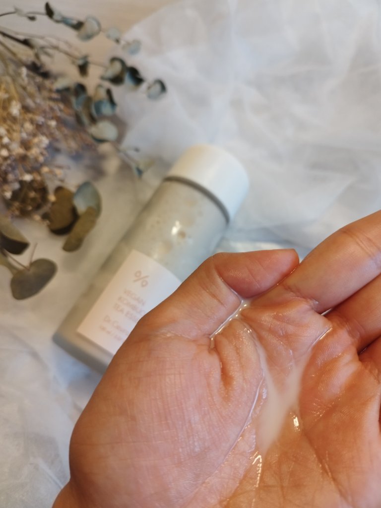 ヴィーガンコンブチャ ティー エッセンス/Dr.Ceuracle/オールインワン化粧品を使ったクチコミ（2枚目）