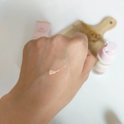 ボーン ディス ウェイ グロウ モイスチュアライジング メイクアップ プライマー/Too Faced/化粧下地を使ったクチコミ(4枚目)