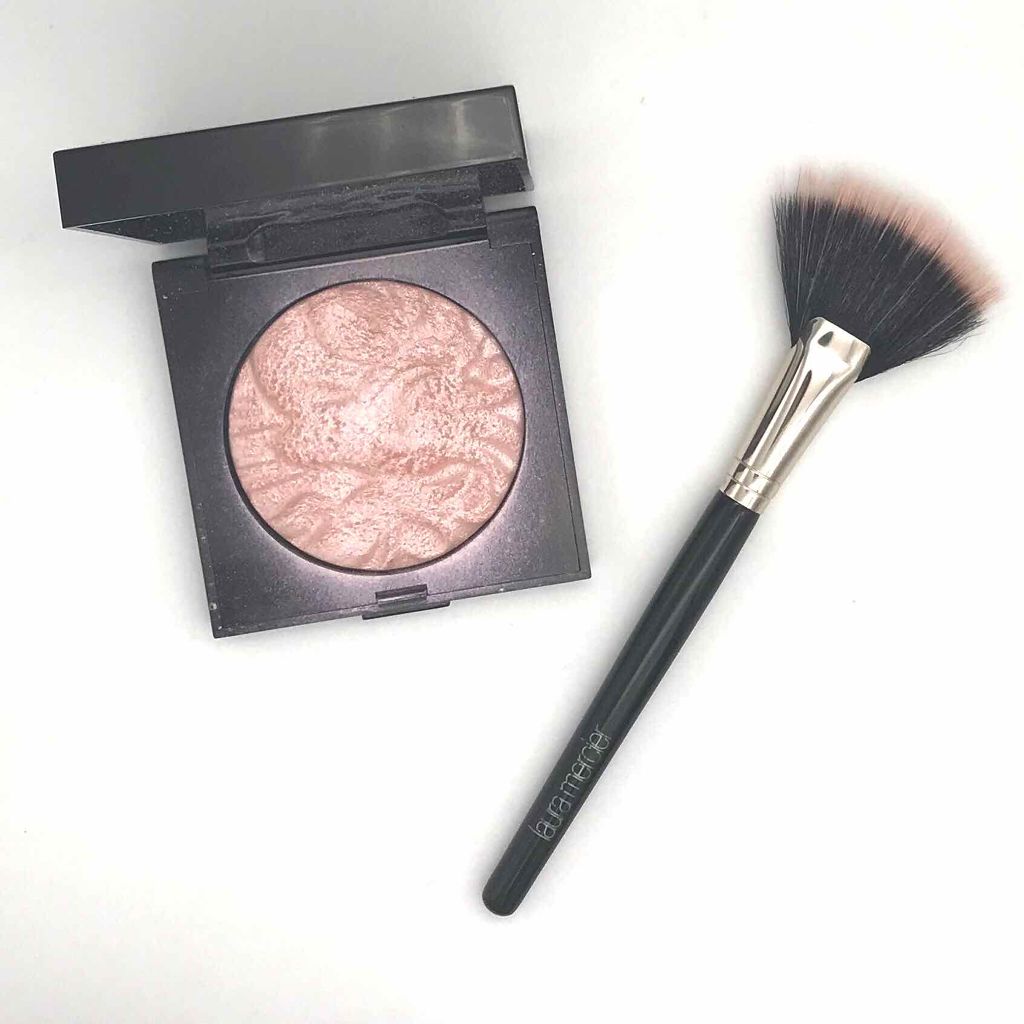 フェイスイルミネーター/ローラ メルシエ/パウダーハイライトを使ったクチコミ(1枚目)