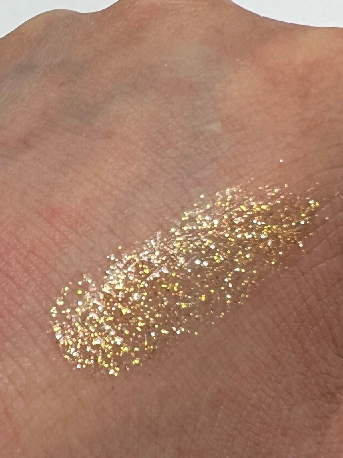 かすみ on LIPS 「【使った商品】 ファシオ パーマネントグリッターマスカラ【色味..」(2枚目)