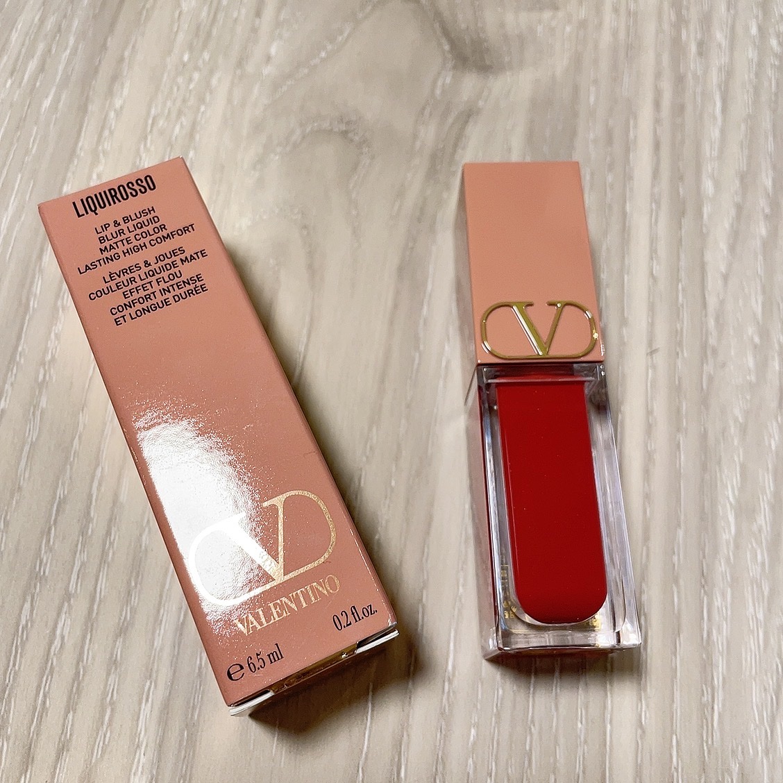 ヴァレンティノ リキロッソ 220A：TAKE THE LIPSTICK AND RUN/ヴァレンティノ ビューティ/ジェル・クリームチークを使ったクチコミ（2枚目）