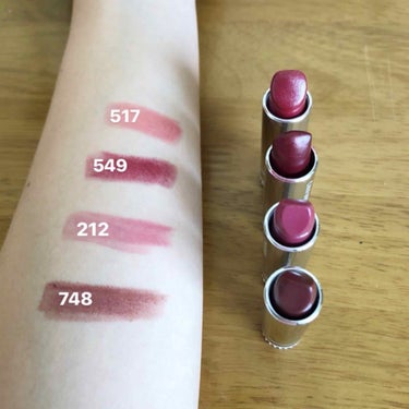 ちふれの口紅レビュー💄

(上から)

517  レッド系パール
549  レッド系パール
212  ローズ系パール
748  ブラウン系

毎日使ってるのは549の色で濃いレッド。
普段使い用に購入し