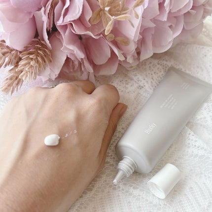 Huxley サンクリーム;ステイサンセーフのクチコミ「Huxley
サンクリーム ステイサンセーフ
SPF50+ PA+++
紫外線から肌を守り.....」(3枚目)