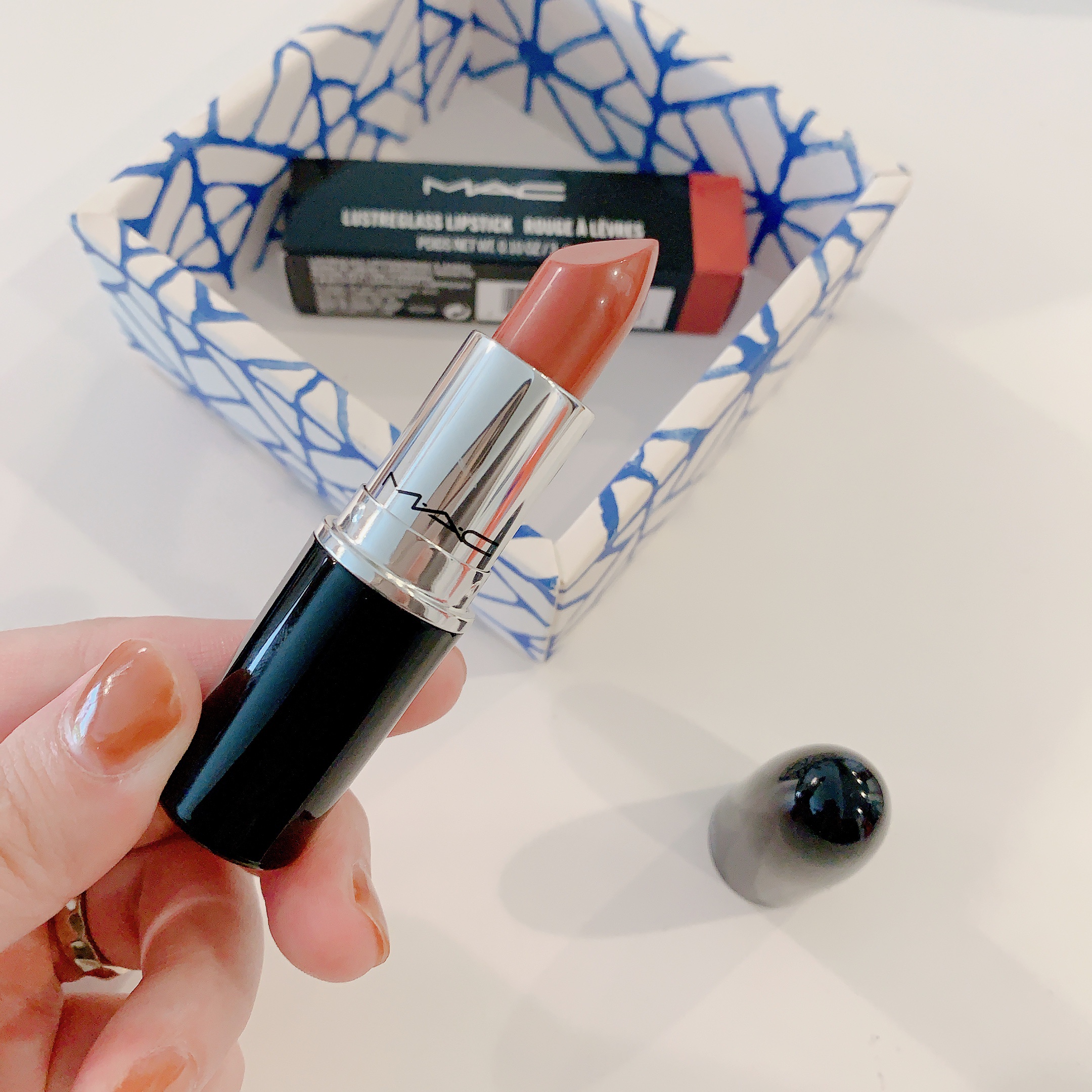 ラスターガラス リップスティック ビジネス カジュアル/M・A・C/口紅を使ったクチコミ（3枚目）