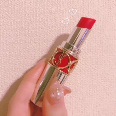 わたしが1番だいすきな
YSLのヴォリュプテティントインバーム💄

写真は6番のタッチミーレッドです♥️

2枚目の写真の上が重ね塗りしたもの
下が1度塗りです。（加工なし）

とにかく塗り心地がよくて