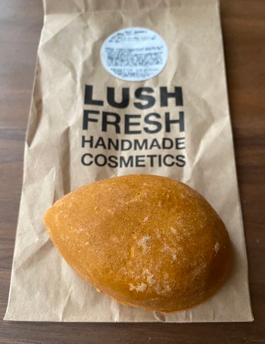 ラッシュ パミスパワーのクチコミ「〈LUSH〉
  ·パミスパワー（フットソープ）

店頭でかかとの角質ケアの相談をしたところ、.....」（2枚目）