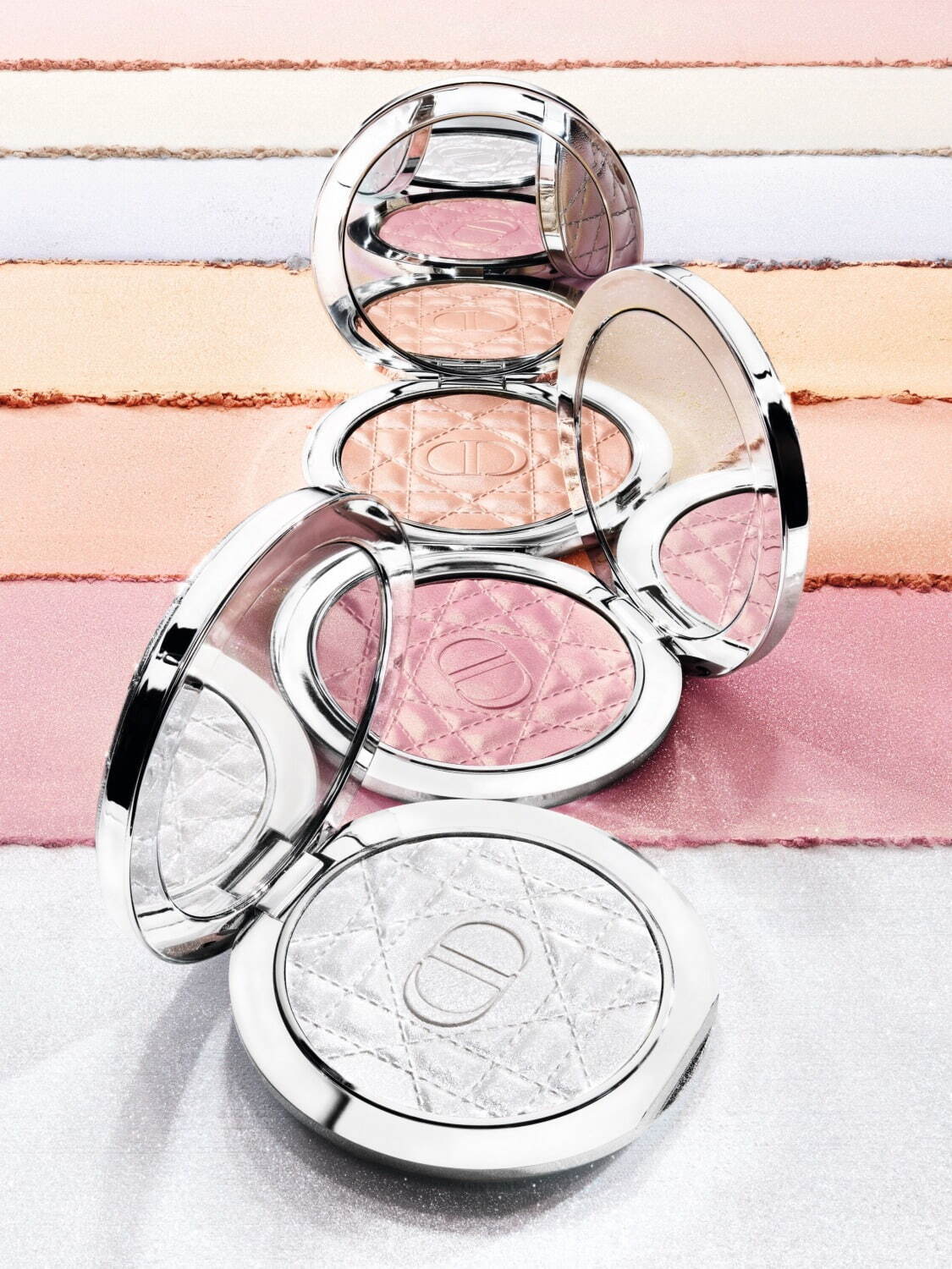 【夏コスメ2025】DIORから「美容液クッションファンデ」と「ジェルパウダー ハイライター」が登場!の画像