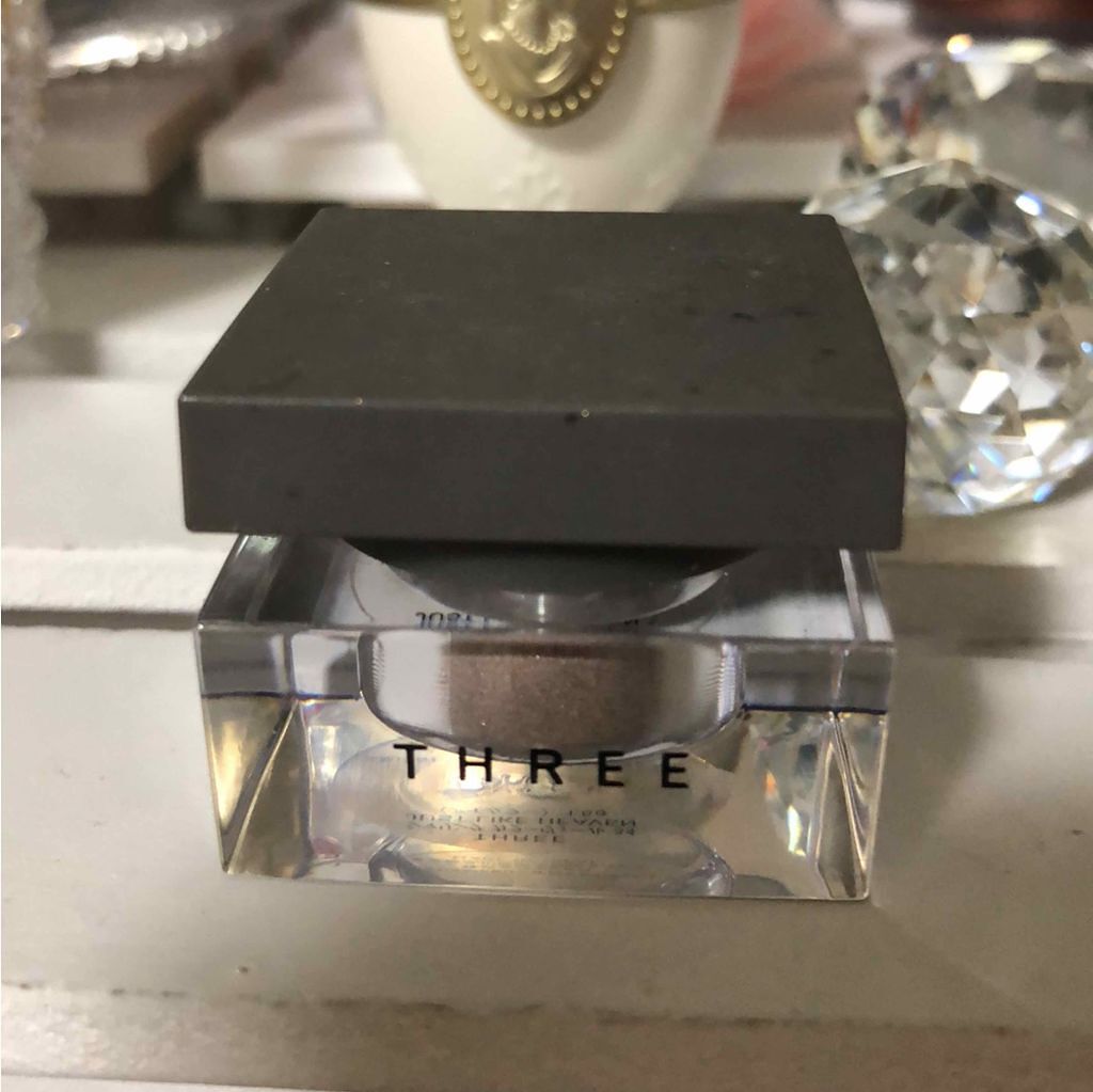 シマリング カラー ヴェール/THREE/単色アイシャドウを使ったクチコミ（1枚目）