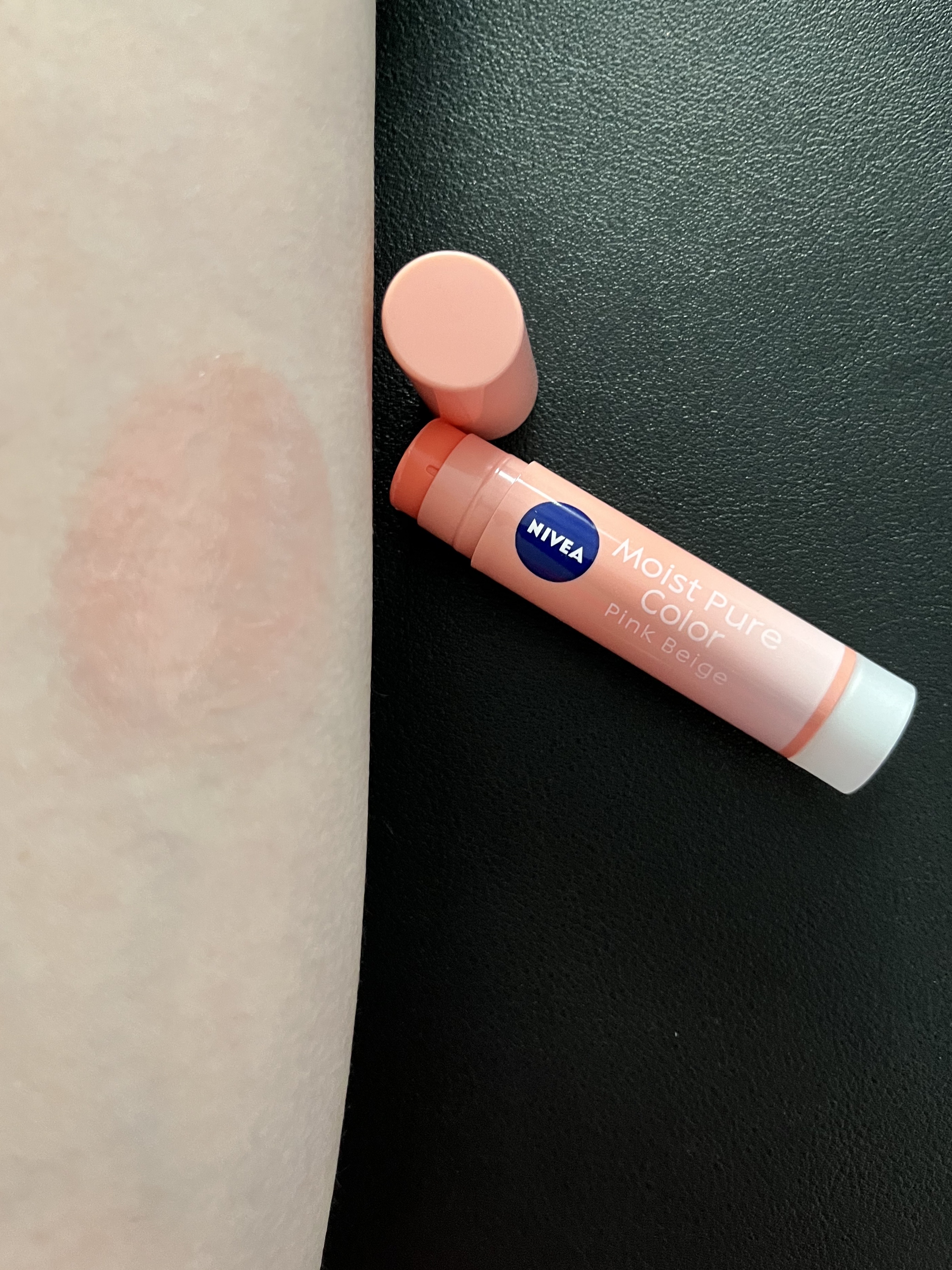 モイストピュアカラーリップ/ニベア/リップクリームを使ったクチコミ（2枚目）