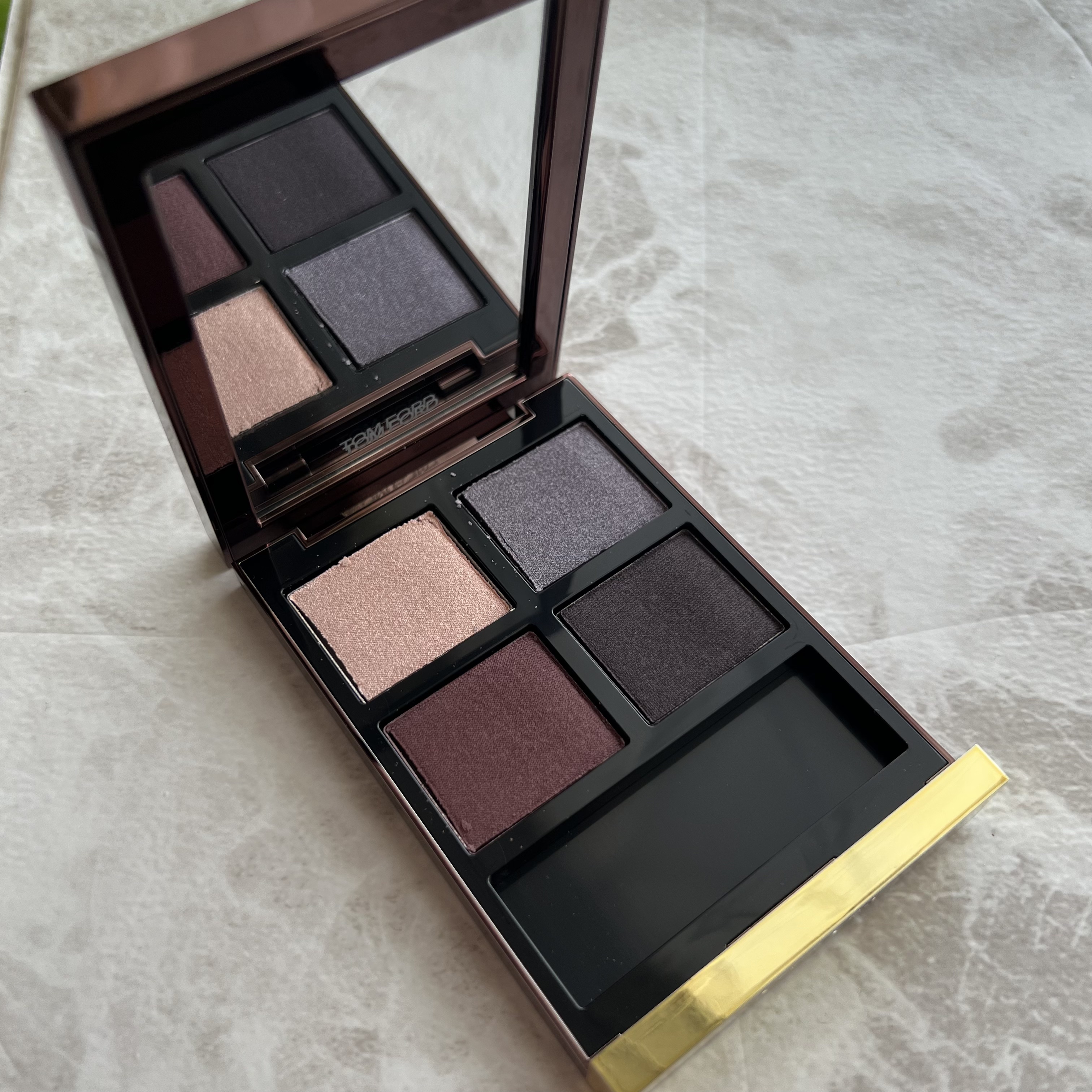 アイ カラー クォード C39 バイオレット サテン/TOM FORD BEAUTY/アイシャドウパレットを使ったクチコミ（1枚目）