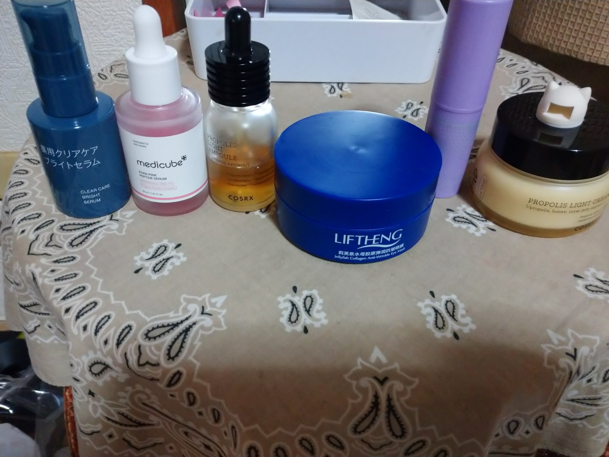 Jellyfish Collagen Anti-Wrinkle Eye Mask/LIF THENG/アイケア・アイクリームを使ったクチコミ（2枚目）