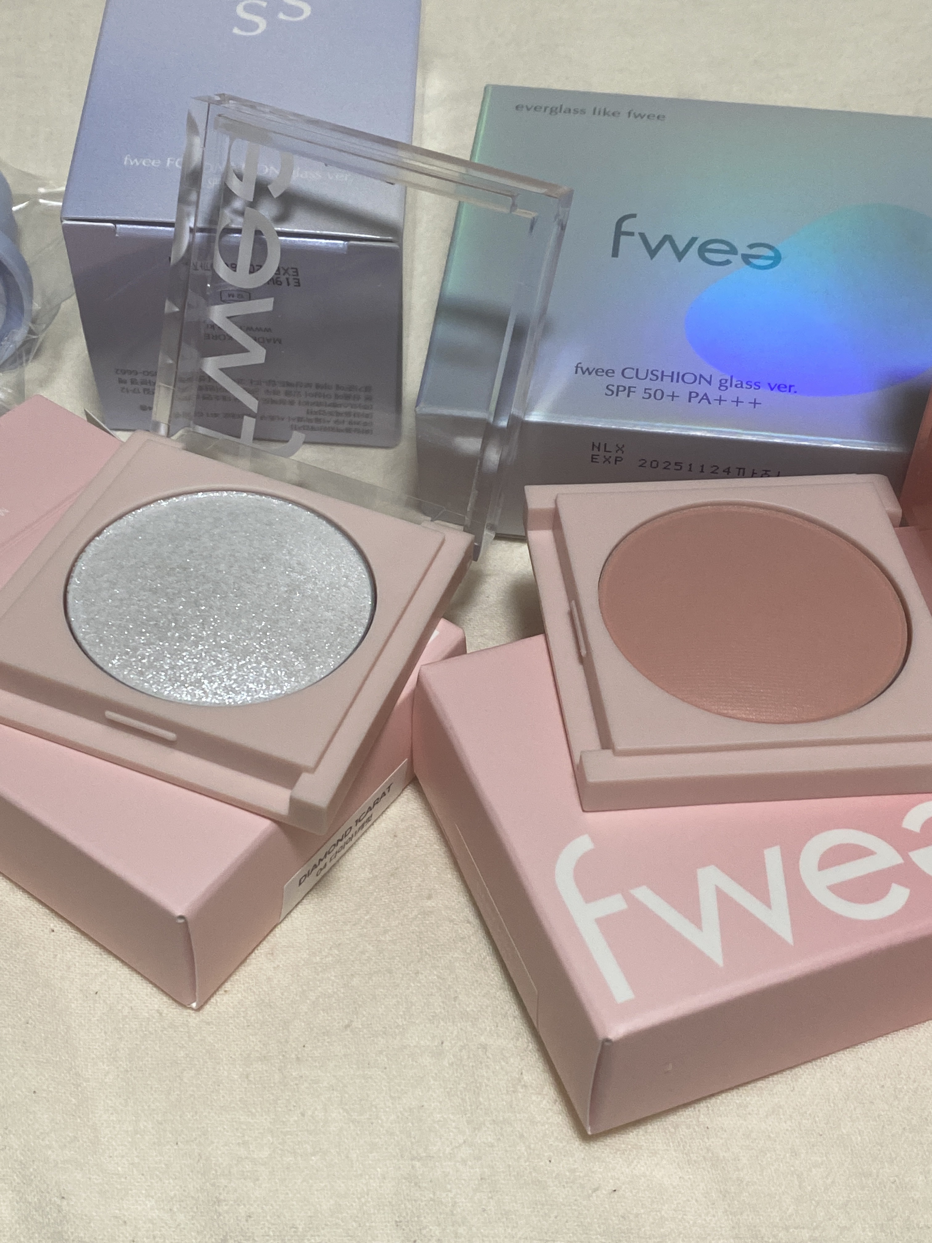 フィーチークメロウ 04 ダイヤ１カラット/fwee/ジェル・クリームチークを使ったクチコミ（3枚目）