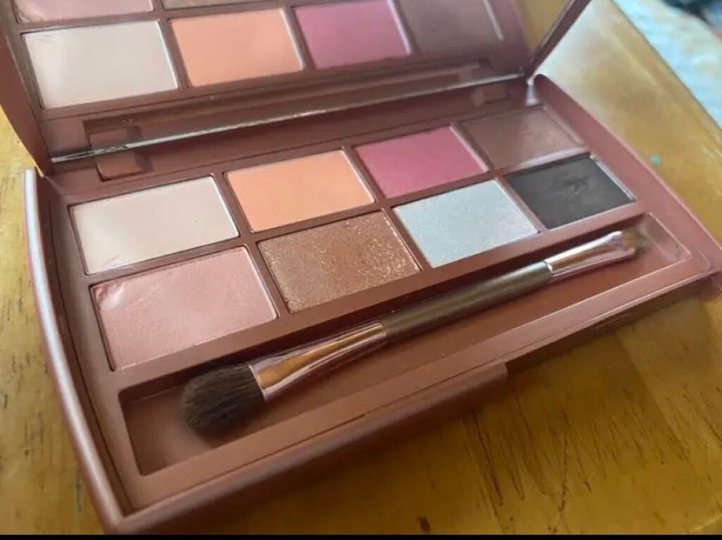 ちの on LIPS 「イエベ春イエべ秋の人にオススメ!私はブルベ夏も入っていたので使..」(2枚目)