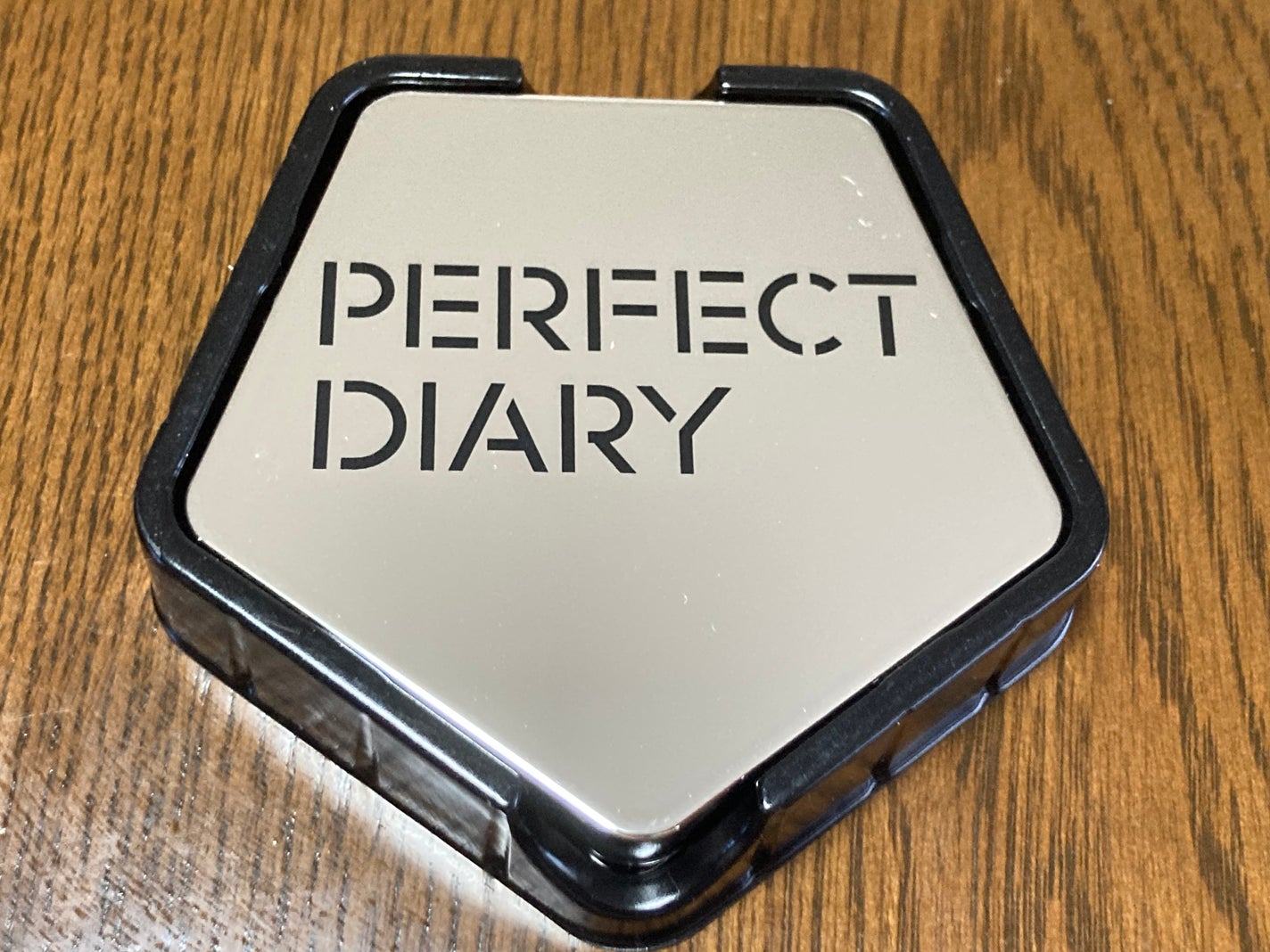 スターダストダイヤモンドハイライトパウダー/PERFECT DIARY/パウダーハイライトを使ったクチコミ(9枚目)