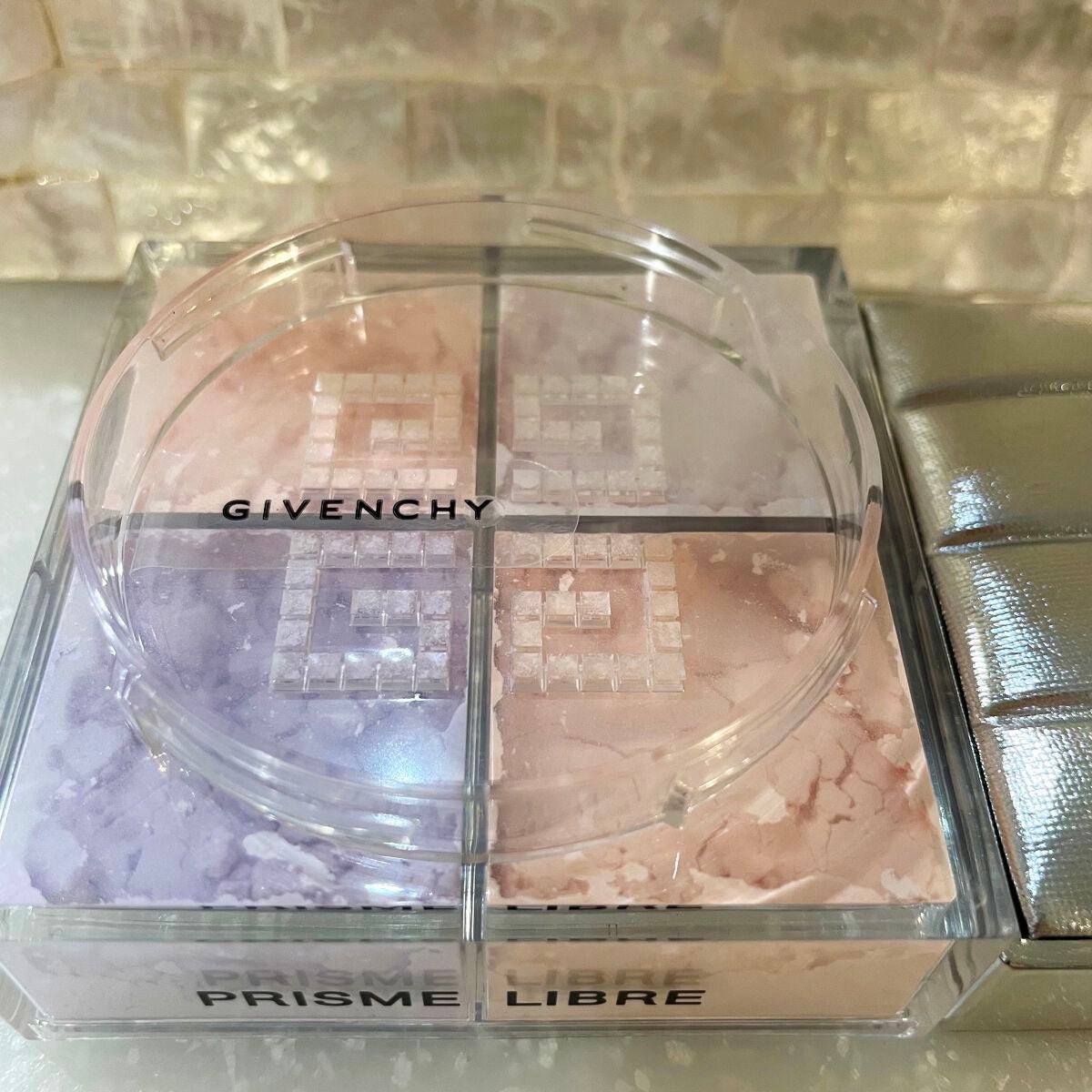 プリズム・リーブル/GIVENCHY/ルースパウダーを使ったクチコミ(3枚目)
