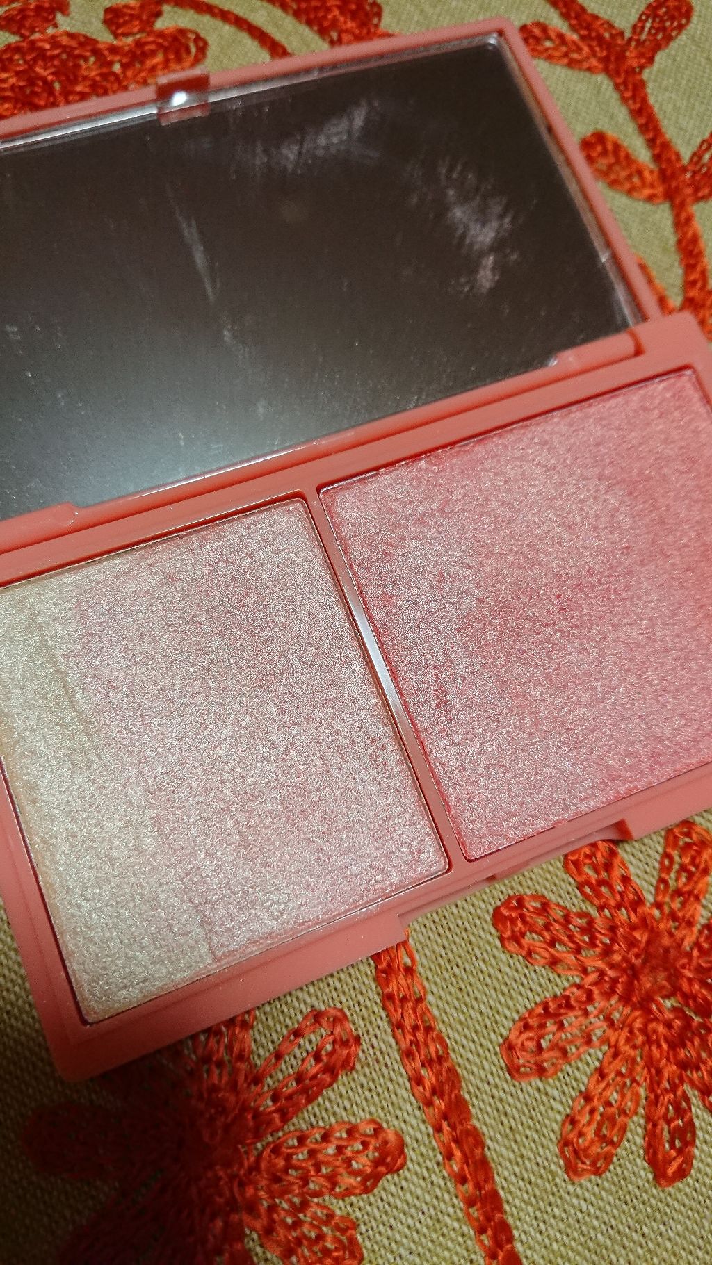 ミニチョコレート ハイライター/MAKEUP REVOLUTION/パウダーハイライトを使ったクチコミ（3枚目）