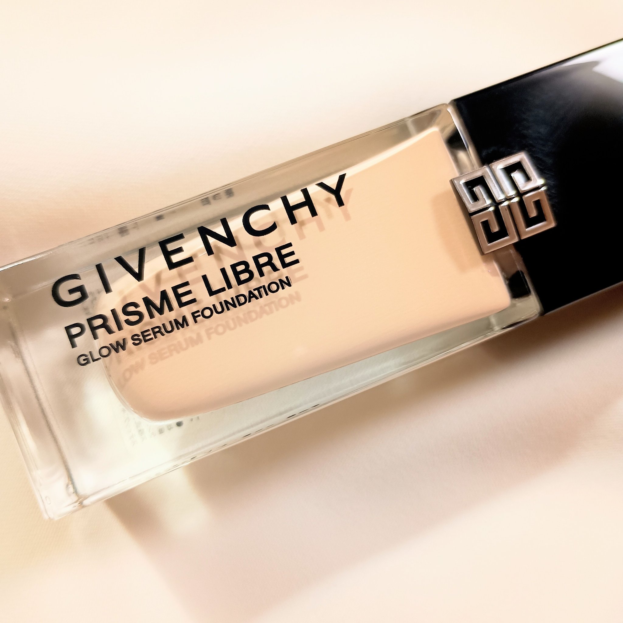 プリズム･リーブル･グロウ･セラム･ ファンデーション/GIVENCHY/リキッドファンデーションを使ったクチコミ（1枚目）