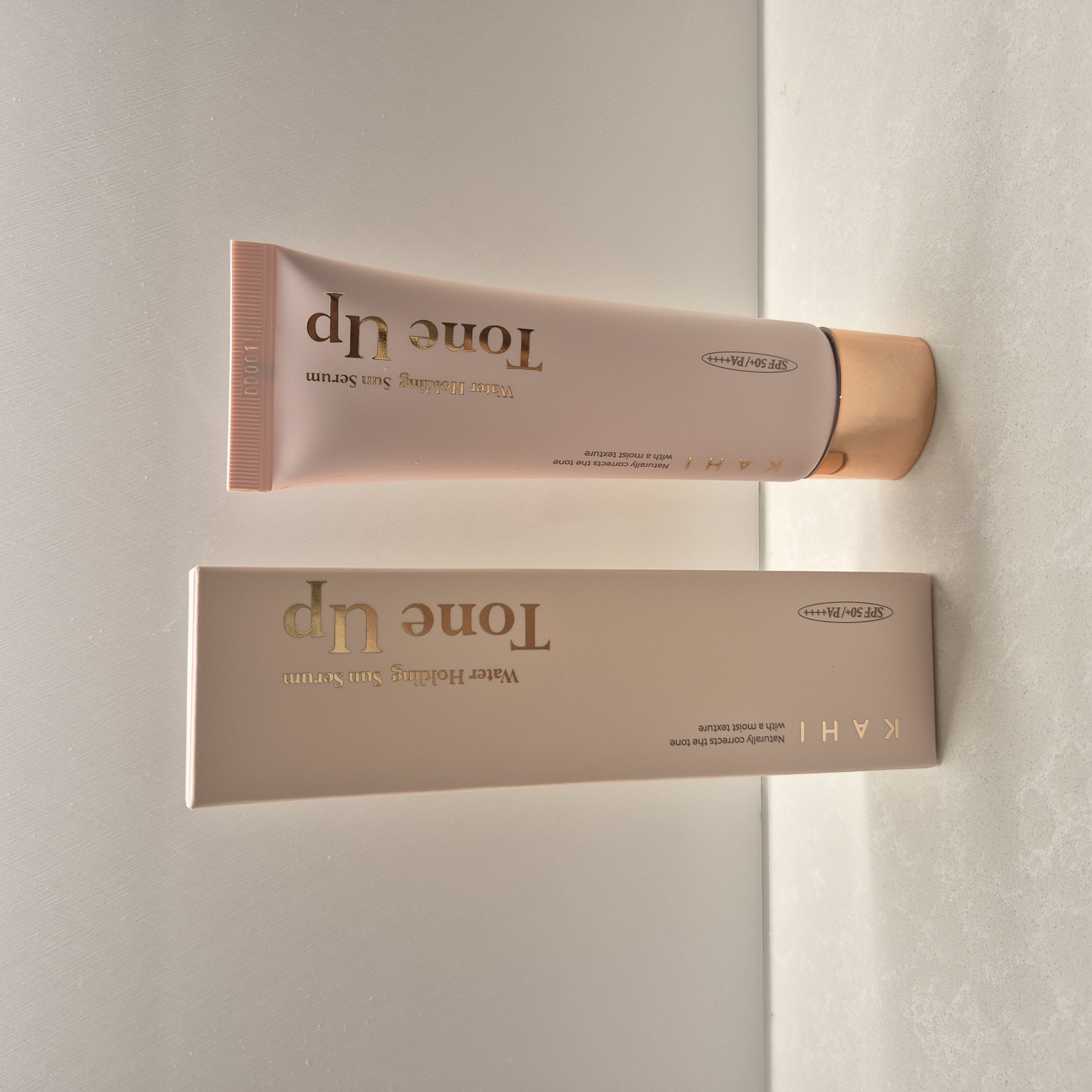 ウォーターホールディングトーンアップサンセラム/KAHI/日焼け止めローションを使ったクチコミ（1枚目）