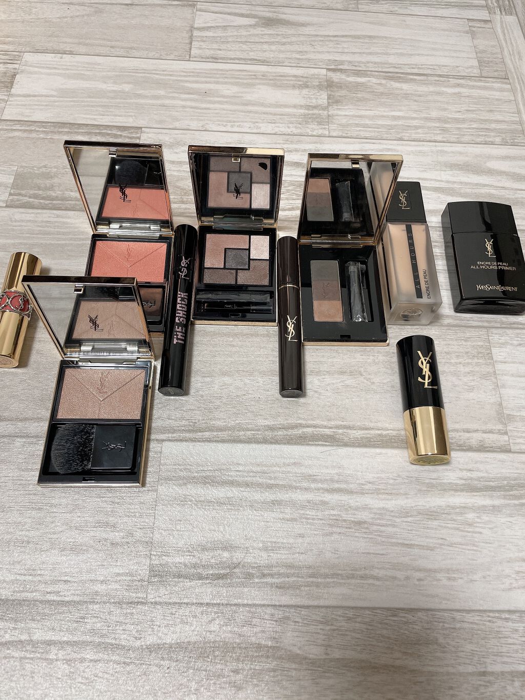 ルージュ ヴォリュプテ シャイン/YVES SAINT LAURENT BEAUTE/口紅を使ったクチコミ(2枚目)