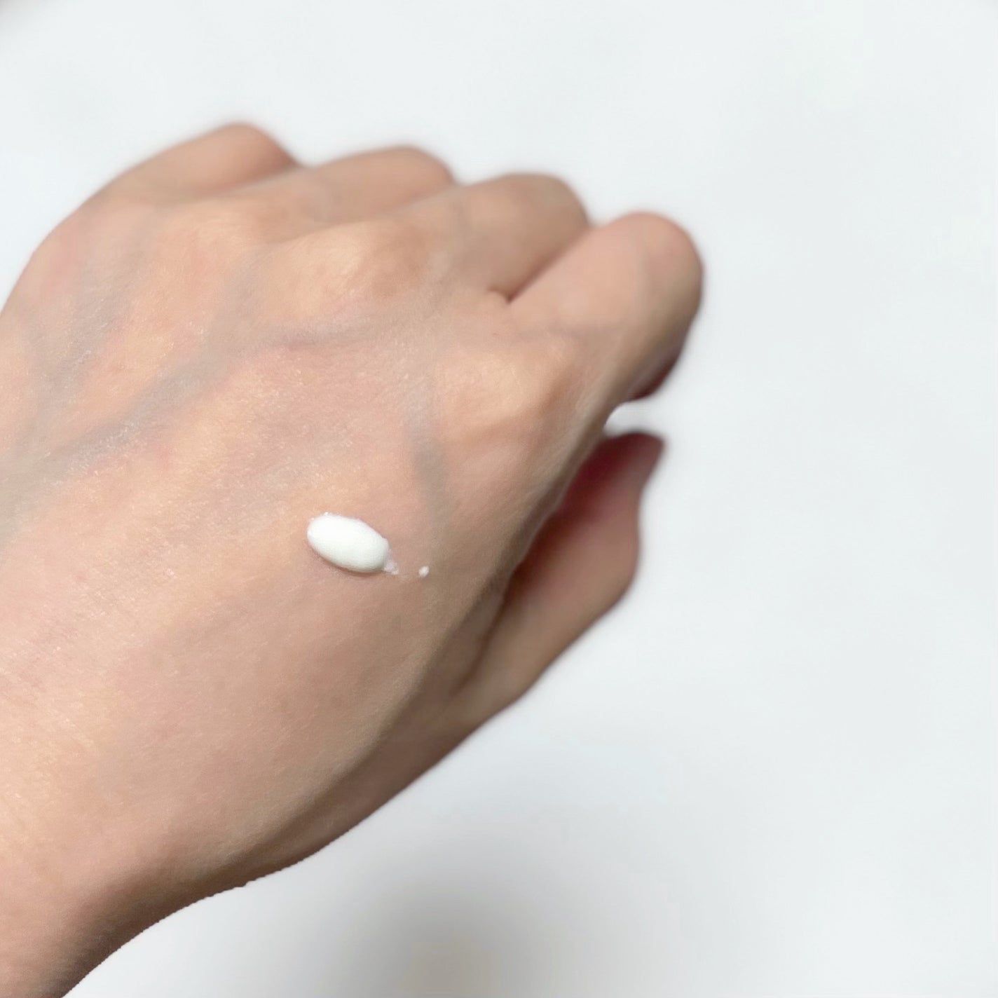 ヒアルーシカ ウォーターフィット サンセラム/SKIN1004/日焼け止めローションを使ったクチコミ(3枚目)