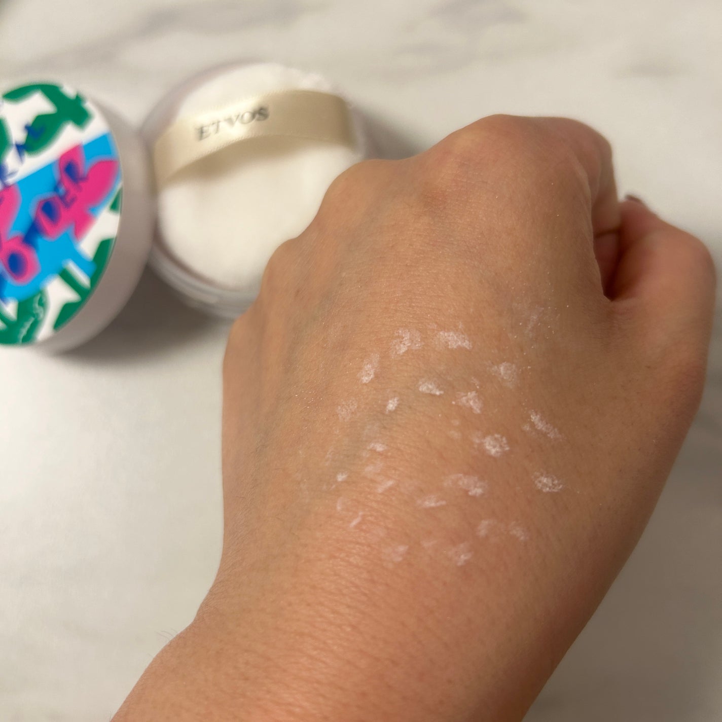 ミネラルUVパウダー/エトヴォス/ルースパウダーを使ったクチコミ(5枚目)