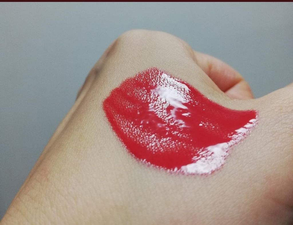 メイクヒール ヒアルボリューミングオイルティント/MAKEHEAL/リップティントを使ったクチコミ（2枚目）