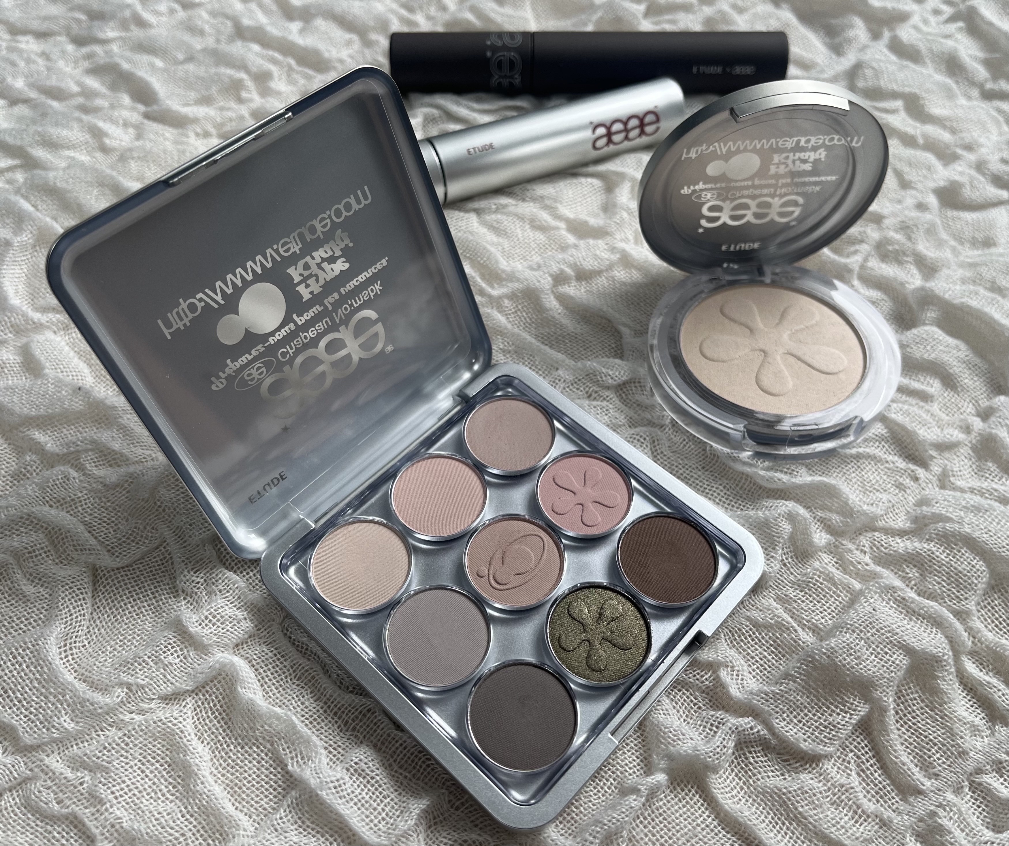 ETUDE Etude×aeae Hype Khaki Editionのクチコミ「⭐︎★ ETUDE ★⭐︎

Etude×aeae 
Hype Khaki Edition

.....」（2枚目）